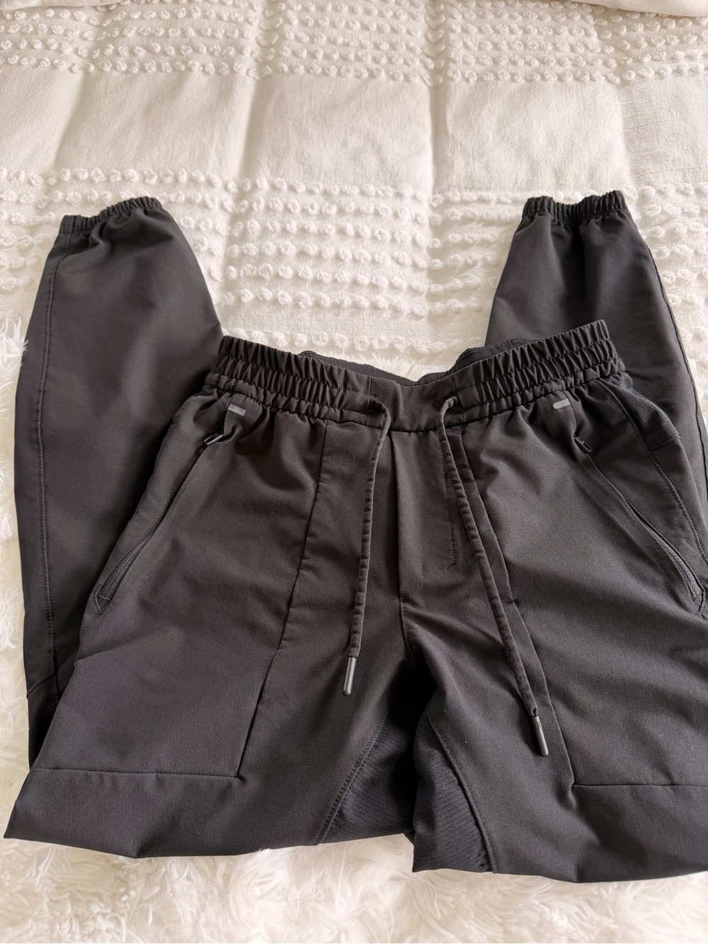Men’s Lululemon license to train joggers